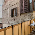 Charming Mezzanino Apartamento