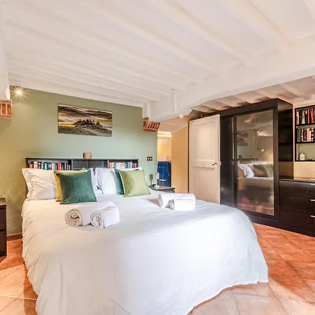 Charming Mezzanino Apartamento